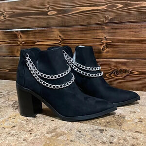 Black Boots with Double Chain